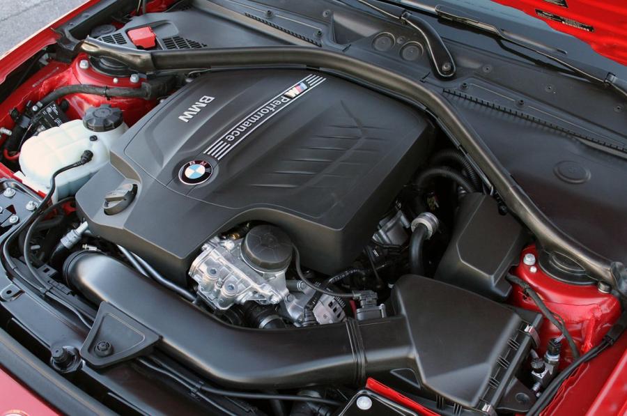  BMW M235i Coupe 2014 года  (фото 25 из 46)
